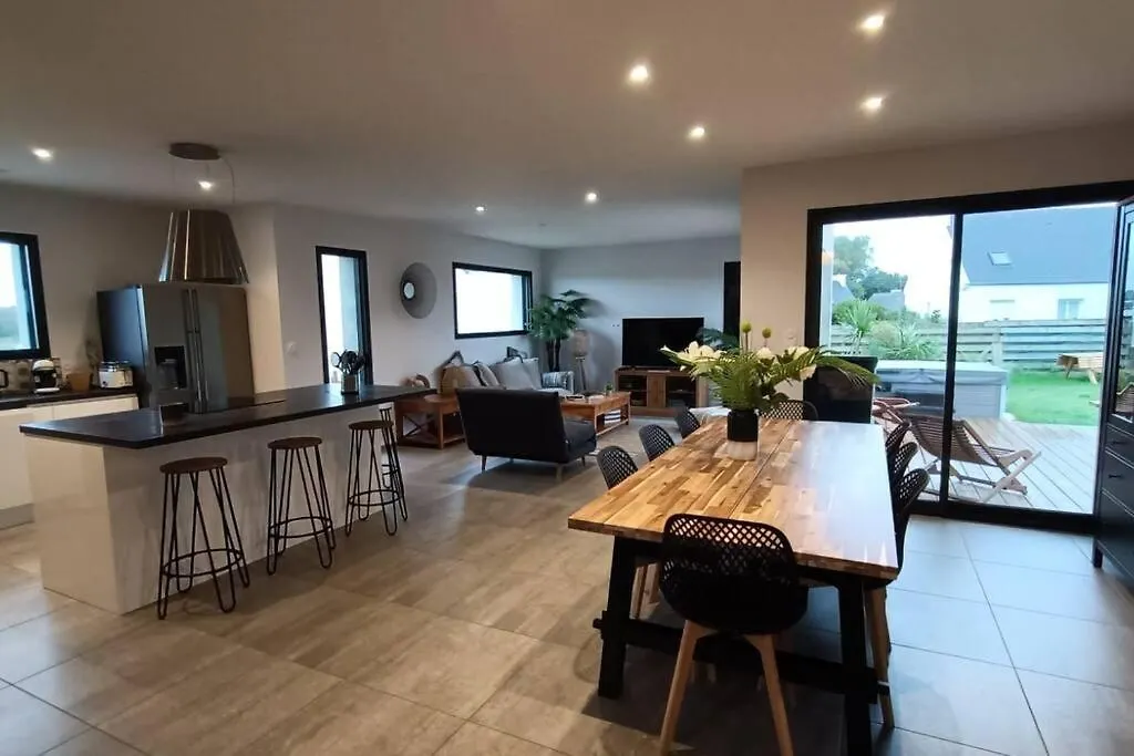Holiday home Maison De Vacances Ty Zoizos A 250 M De La Plage Plouescat