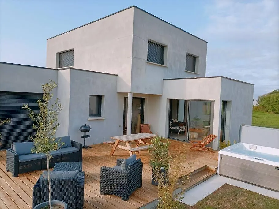 Holiday home Maison De Vacances Ty Zoizos A 250 M De La Plage Plouescat France